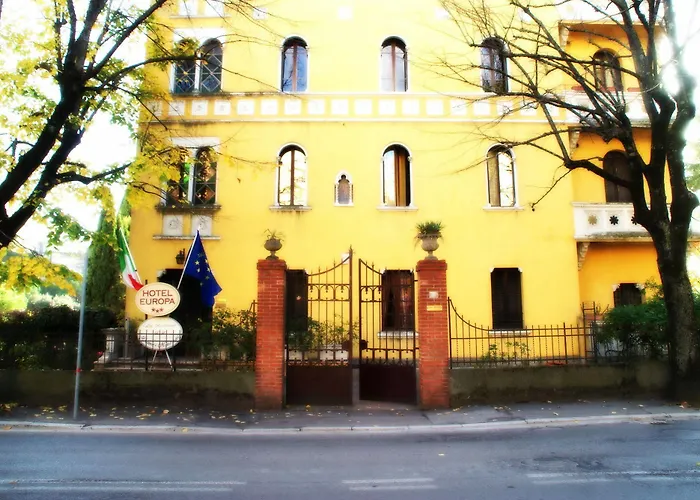 לינה וארוחת בוקר Residenza Domus Minervae 3*