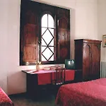 Residenza Domus Minervae Oda ve Kahvaltı 3*