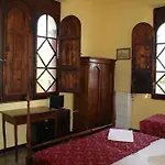 Oda ve Kahvaltı Residenza Domus Minervae